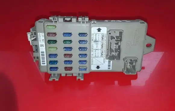 Subaru Forester SG Fuse module LB100603B 60512086