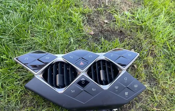 Citroen DS3 Other devices 9836474080