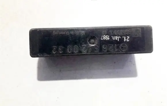 Mercedes-Benz E W124 Light module LCM 1265420032 895100
