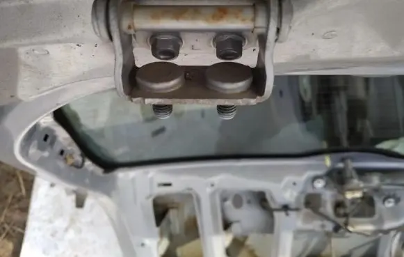 Mazda CX-7 Tailgate/trunk/boot hinge