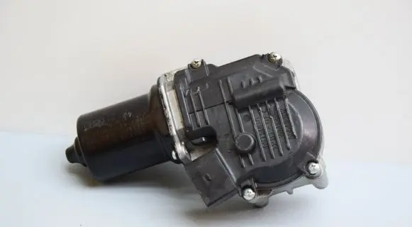 Front wiper linkage and motor