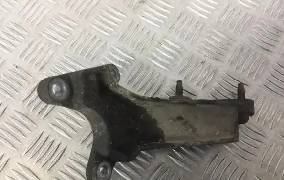 Ford Mondeo MK II Engine mounting bracket 97bg3k305ag 97bg-3k305ag