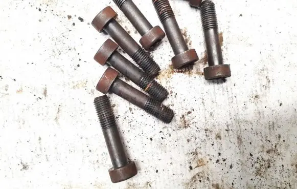 Toyota Avensis T250 Nuts/bolts 