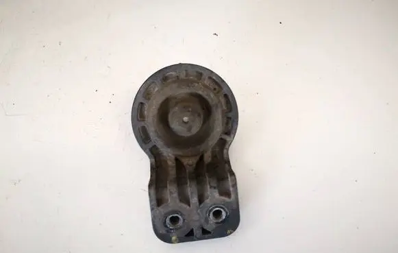 KIA Carens II Radiator mount bracket 