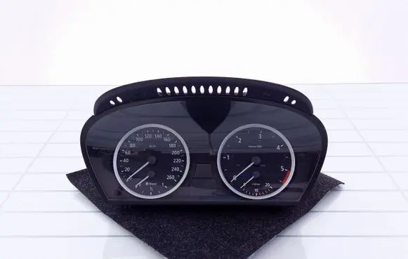 BMW 5 E60 E61 Speedometer (instrument cluster) 6937618