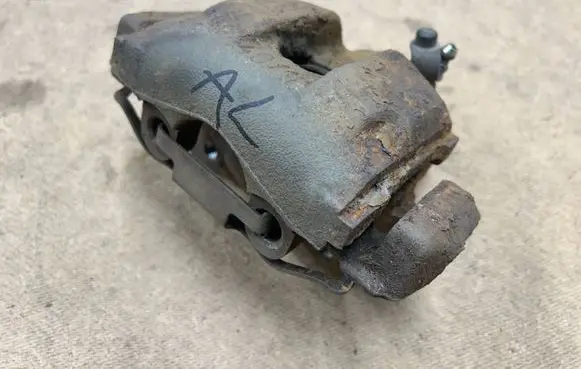 BMW 3 E46 Rear brake caliper 34216758128 6758128 34216758126