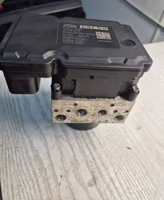 Volvo V70 ABS Pump 30681619 10061336881 000404972C1