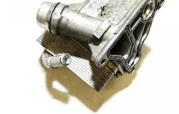 BMW 3 F30 F35 F31 Engine oil radiator 7516383 7570085