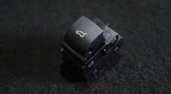 Tailgate opening switch