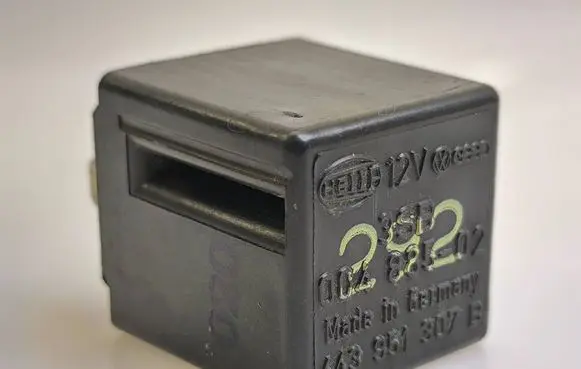 Audi A6 S6 C5 4B Other relay 00488502 443951307B
