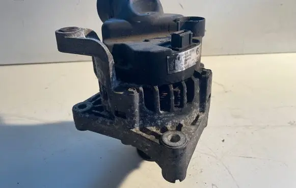 BMW 5 E39 Generator/alternator 7501592
