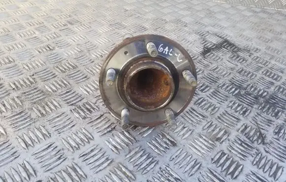 Opel Zafira C Rear wheel hub 13577407