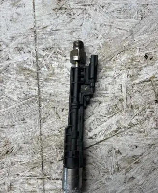 BMW X5 F15 Fuel injector 13647639994