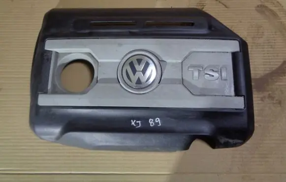 Volkswagen Golf VI Engine cover (trim) 06J103925AQ