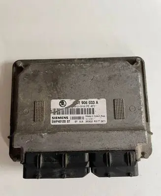 Skoda Fabia Mk1 (6Y) Engine control unit/module 03E906033A 5WP4012007