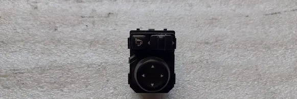 Nissan X-Trail T32 Wing mirror switch 15Y04SN