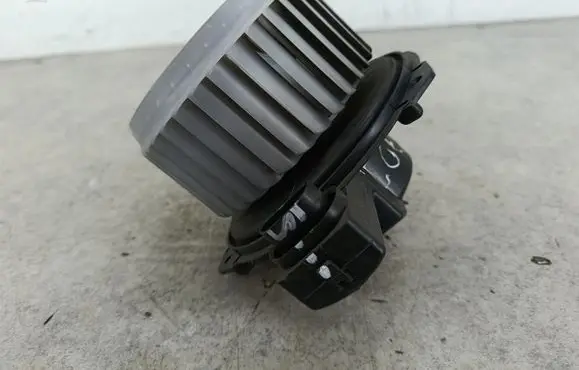 Suzuki Alto Heater fan/blower 2825009060