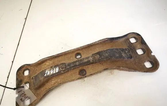 Mercedes-Benz C W203 Engine mounting bracket