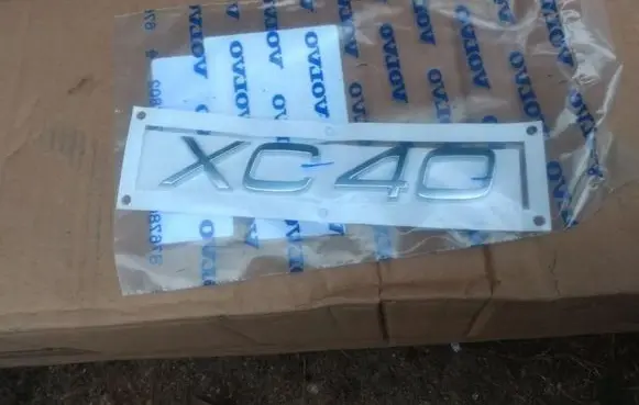 Volvo XC40 Manufacturer badge logo/emblem 31457467