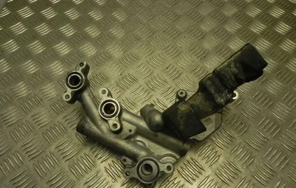 Toyota Avensis T270 EGR valve cooler bracket 00122 VD20222