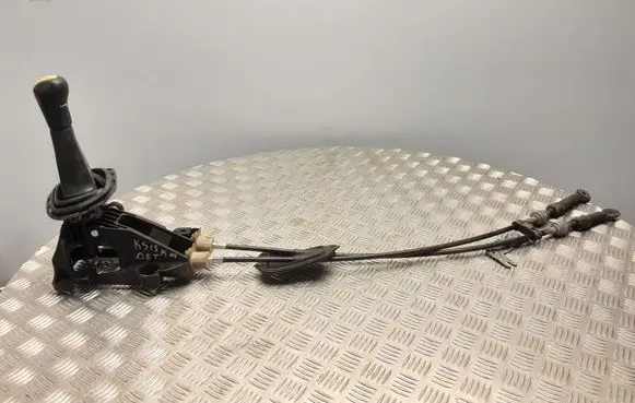 Toyota Yaris Gear shifter/selector 335300D0400