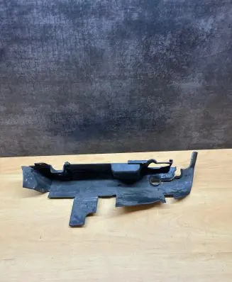 Audi A4 S4 B5 8D Intercooler air guide/duct channel 8D0121283B