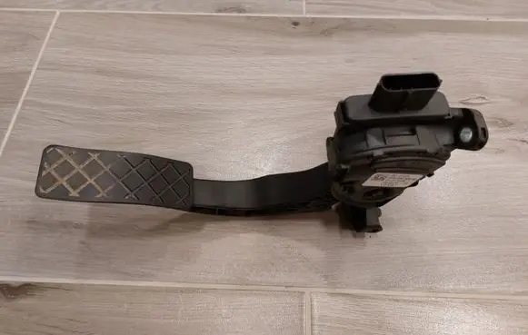 Audi A4 S4 B8 8K Accelerator throttle pedal 8K1721523