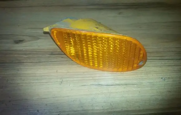 Ford Focus Front indicator light xs4h3368a