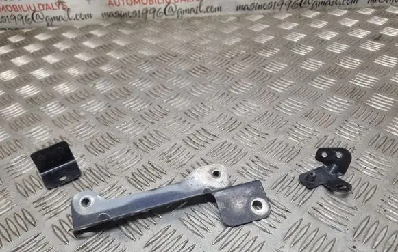 Audi A8 S8 D3 4E Fender mounting bracket 4E0810697B