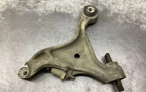 Volvo V70 Front lower control arm/wishbone