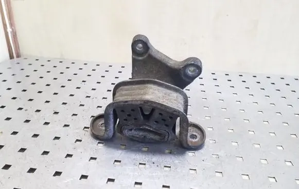Volkswagen Transporter - Caravelle T5 Gearbox mount