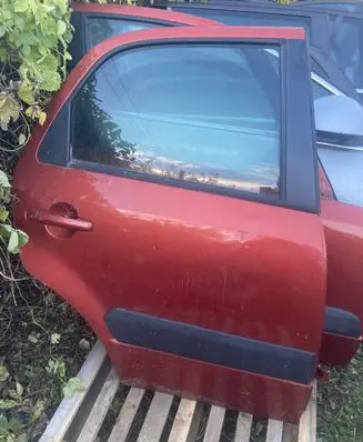 Suzuki SX4 Rear door