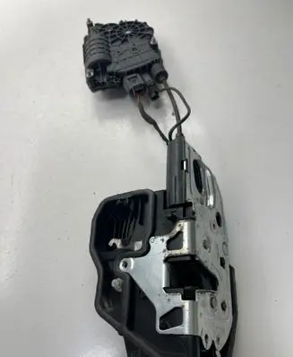 BMW 7 F01 F02 F03 F04 Rear door soft close latching motor 7185687