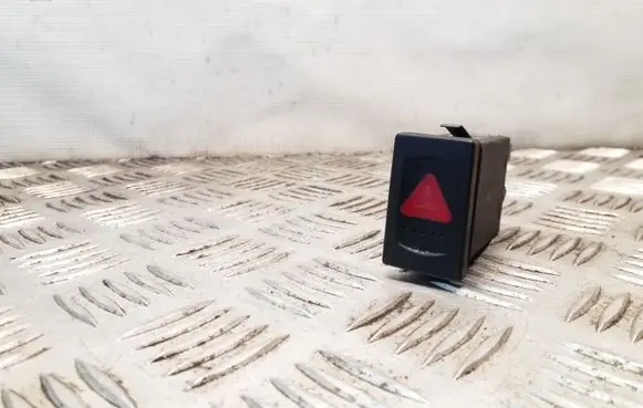 Volkswagen PASSAT B5 Hazard light switch 3B0953235B