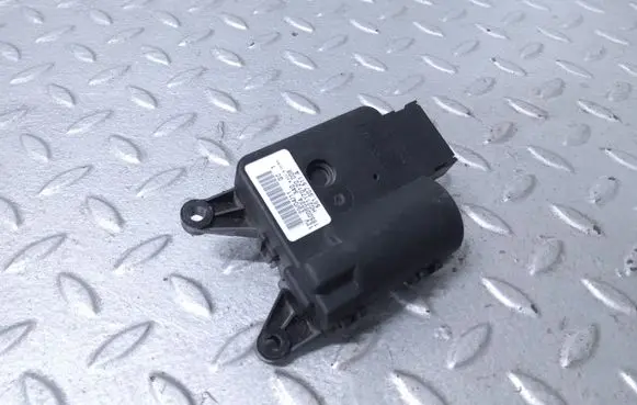 Volkswagen PASSAT B7 USA Air flap motor/actuator 561907511A