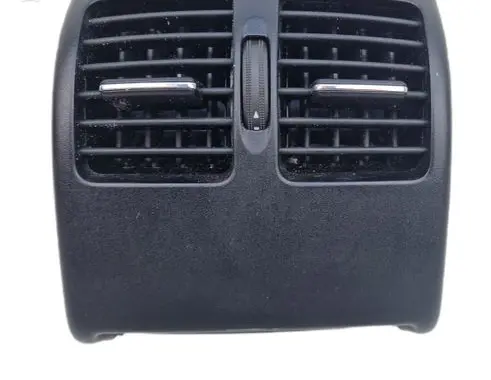Mercedes-Benz C W204 Rear air vent grill A2048300354