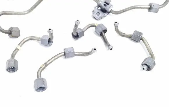 Fuel injector supply line/pipe