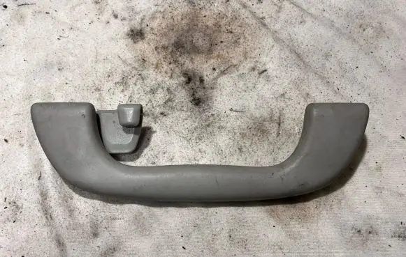 Mazda 3 I A set of handles for the ceiling 