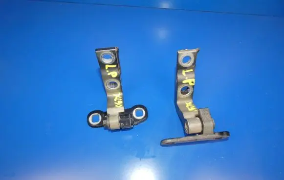 Volvo XC90 Front door hinge set 