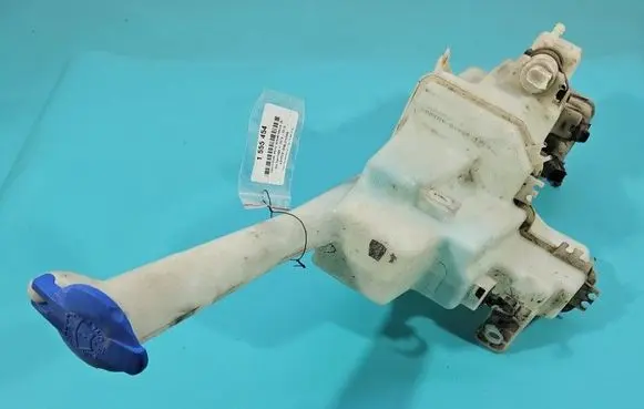 KIA Sportage Windshield washer fluid reservoir/tank 986103U500 IMPRK1555454