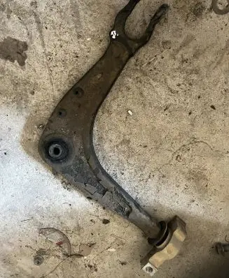 Citroen C5 Front lower control arm/wishbone