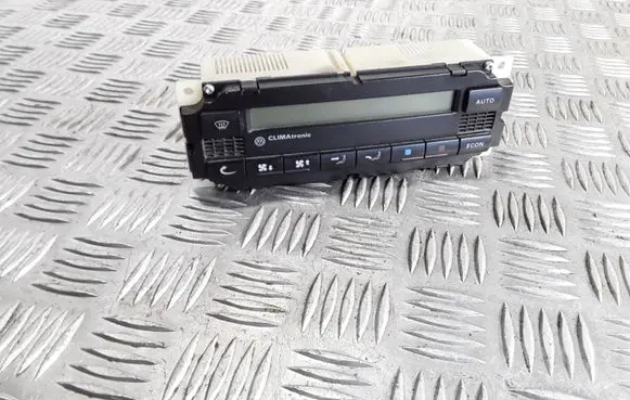 Volkswagen PASSAT B5 Climate control unit 5HB00761702 3B1907044A