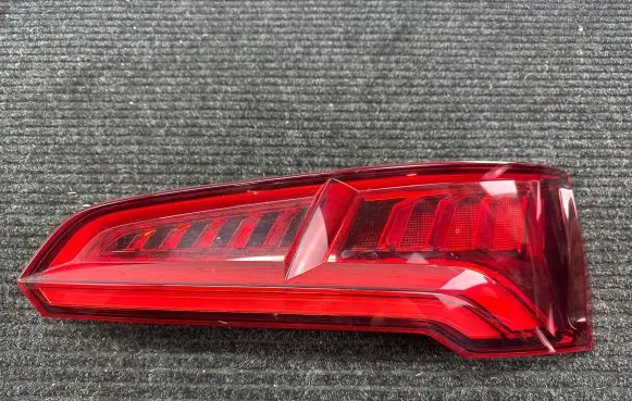 Audi Q5 SQ5 Tailgate rear/tail lights 80a945094b