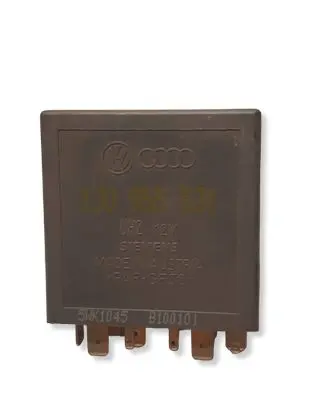 Volkswagen PASSAT B5.5 Window wiper relay 1J0955531