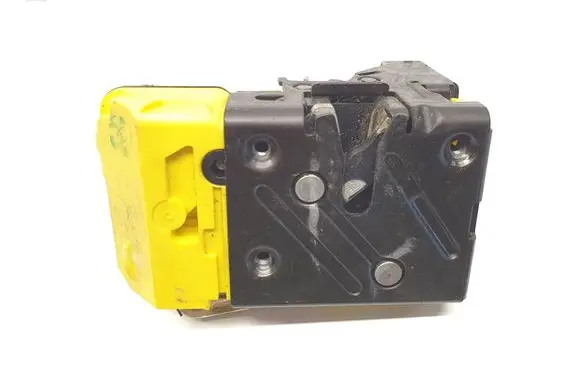 Volvo XC70 Front door lock 30699747