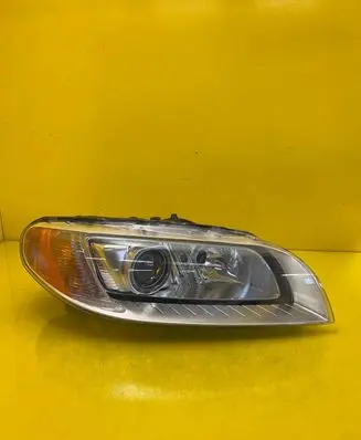 Volvo XC70 Headlight/headlamp 31353533