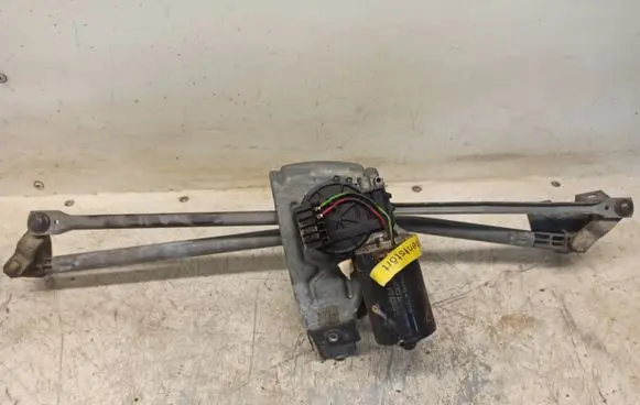 Audi A6 S6 C4 4A Front wiper linkage and motor
