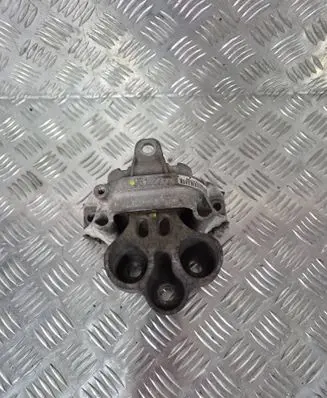 Opel Mokka Engine mount bracket 95128777