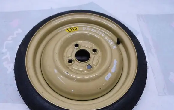Daihatsu Sirion R14 spare wheel 