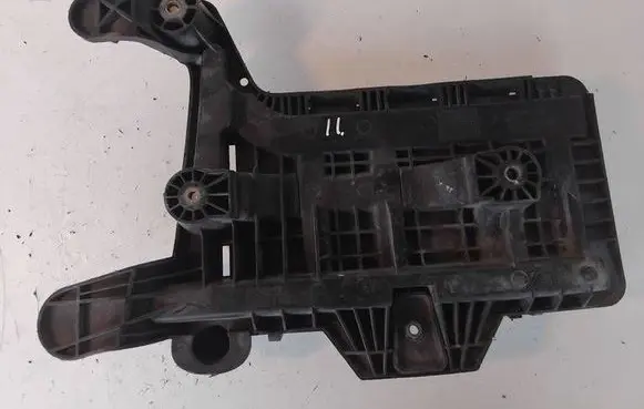 Volkswagen Caddy Battery tray 1K0915333B